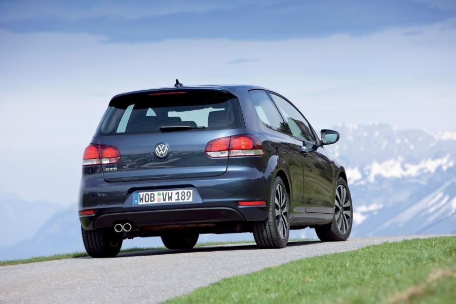  Volkswagen Golf GTD 2011 года  (фото 27 из 35)